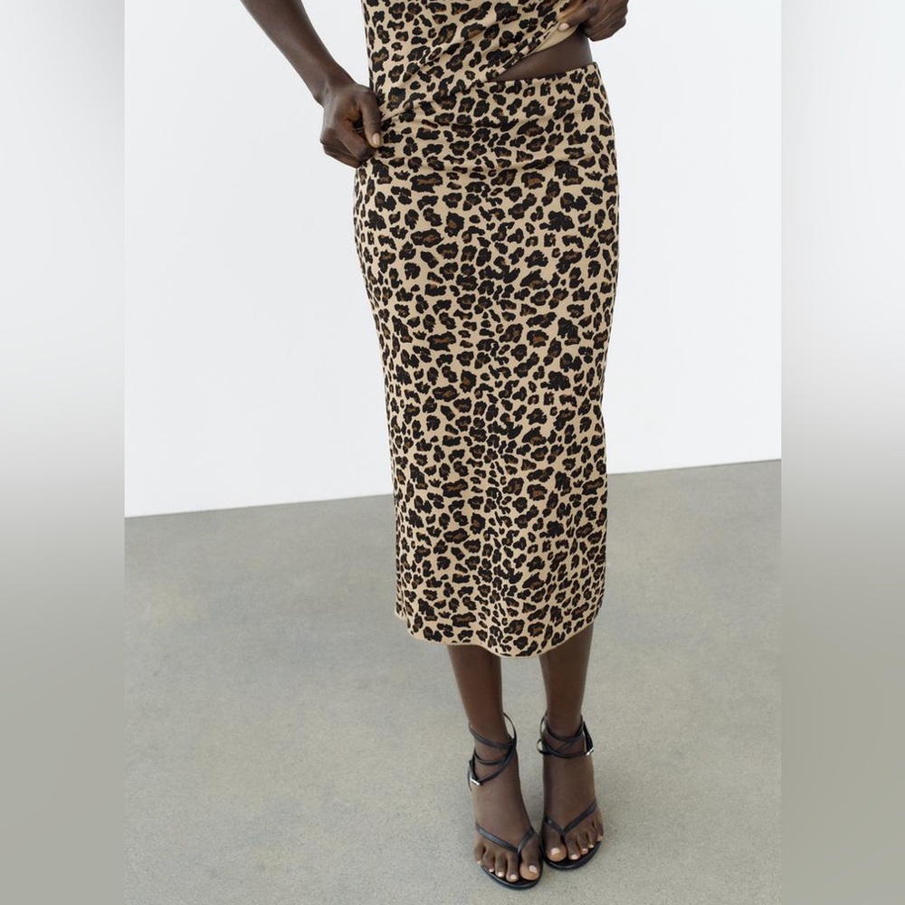 ZARA Leopard 🐆 Print Stretch Knit Midi Skirt - Picture 2 of 10